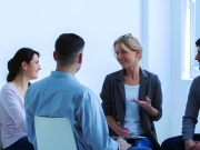 https://www.lemediasocial-emploi.fr/media/cache/articles_thumbnail/uploads/images/articles-small/5d94adafdfd3f_Conseils_Terrain de stage.jpeg